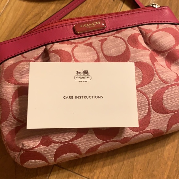 Adorable Pink Coach Wristlet - Picture 5 of 6